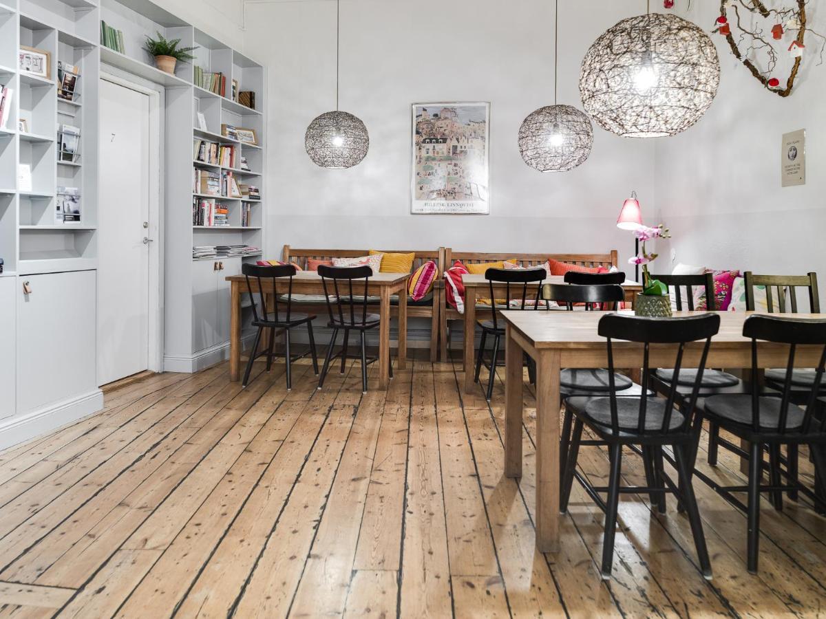 Castanea Old Town Hostel Stockholm Exterior photo